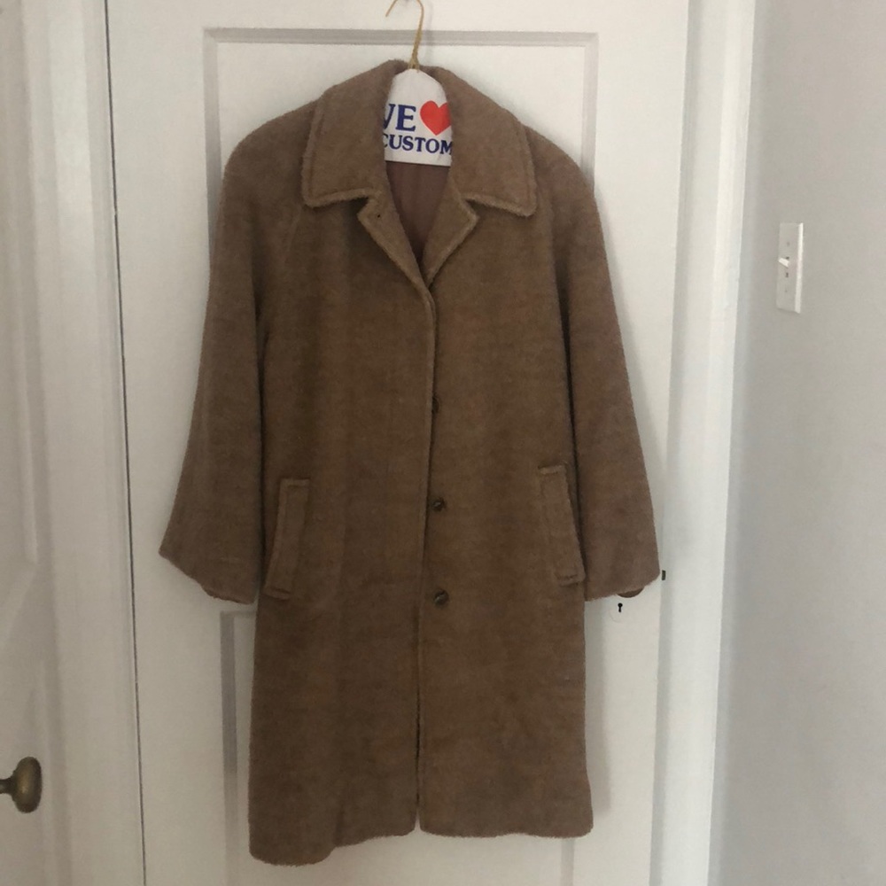 Beautiful cashmere and silk Issac Mizrahi coat